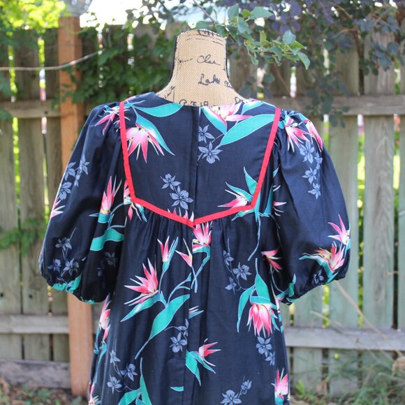 Vtg Made in Hawaii Black Multi Floral MuuMuu Ruffle Hem Midi Dress Women's L/XL - Picture 4 of 7